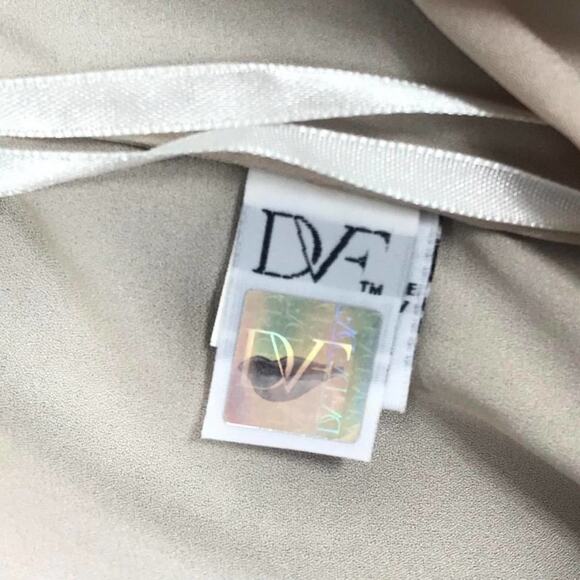 DVF Fleurette V-Neck Silk Mini Kaftan Dress Batik Land Print $485 Size 8 - Picture 6 of 8